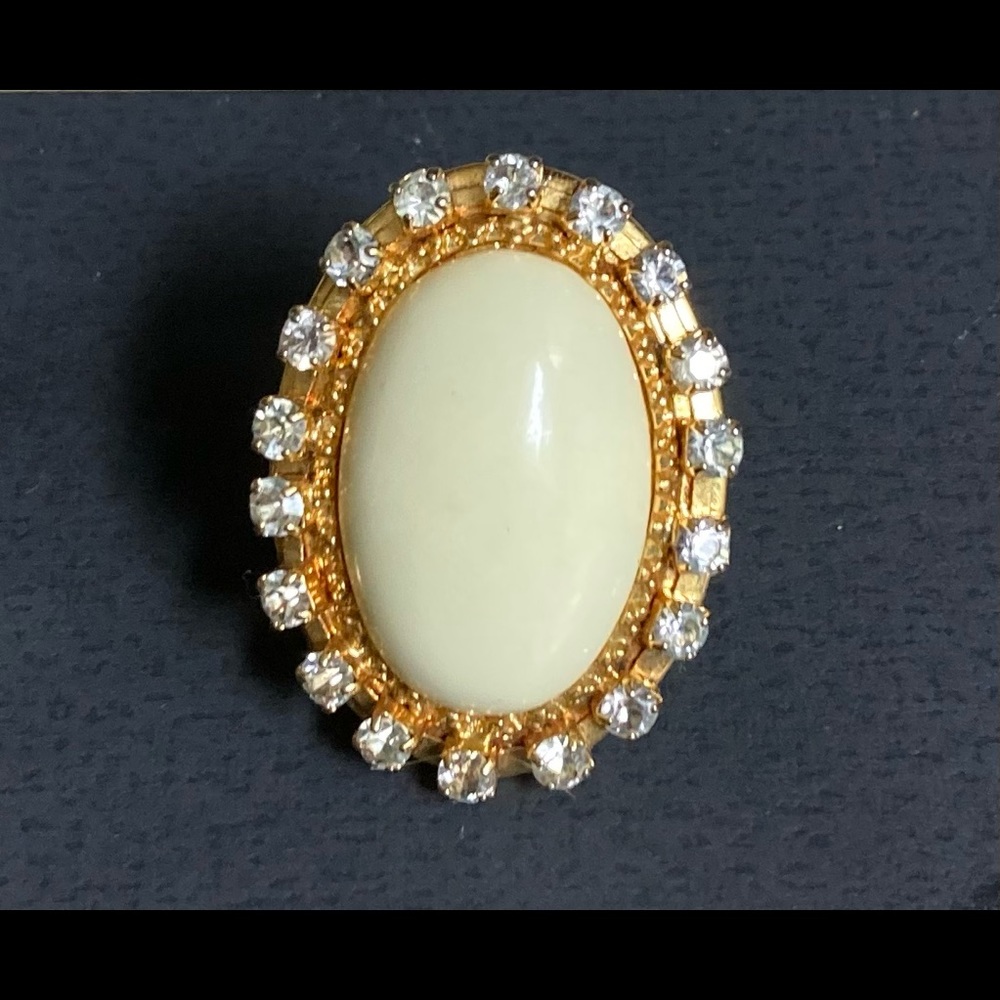 Scaasi Ivory & Crystal, Oval Shaped Cabochon, Cocktail Ring Sz. 5.5